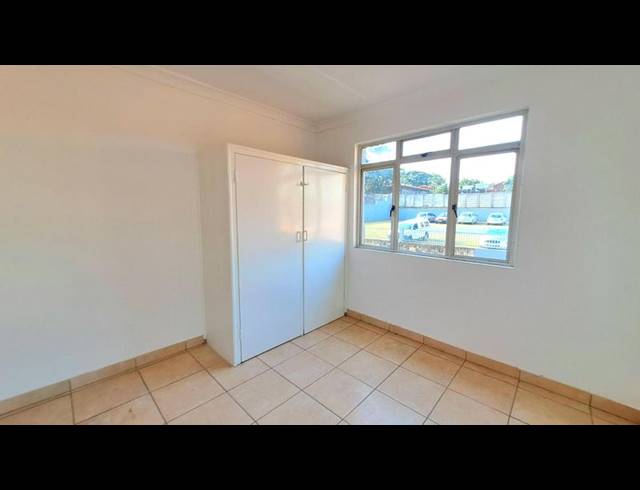 2 BEDROOM PROPERTY TO RENT IN SEA VIEW
